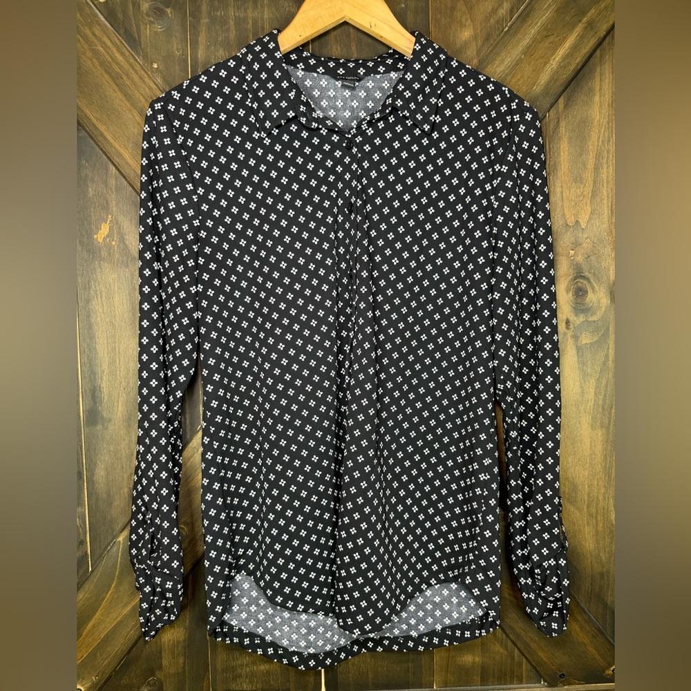 Ann Taylor Women’s Black White Floral Long Sleeve Button Up Blouse Size Large